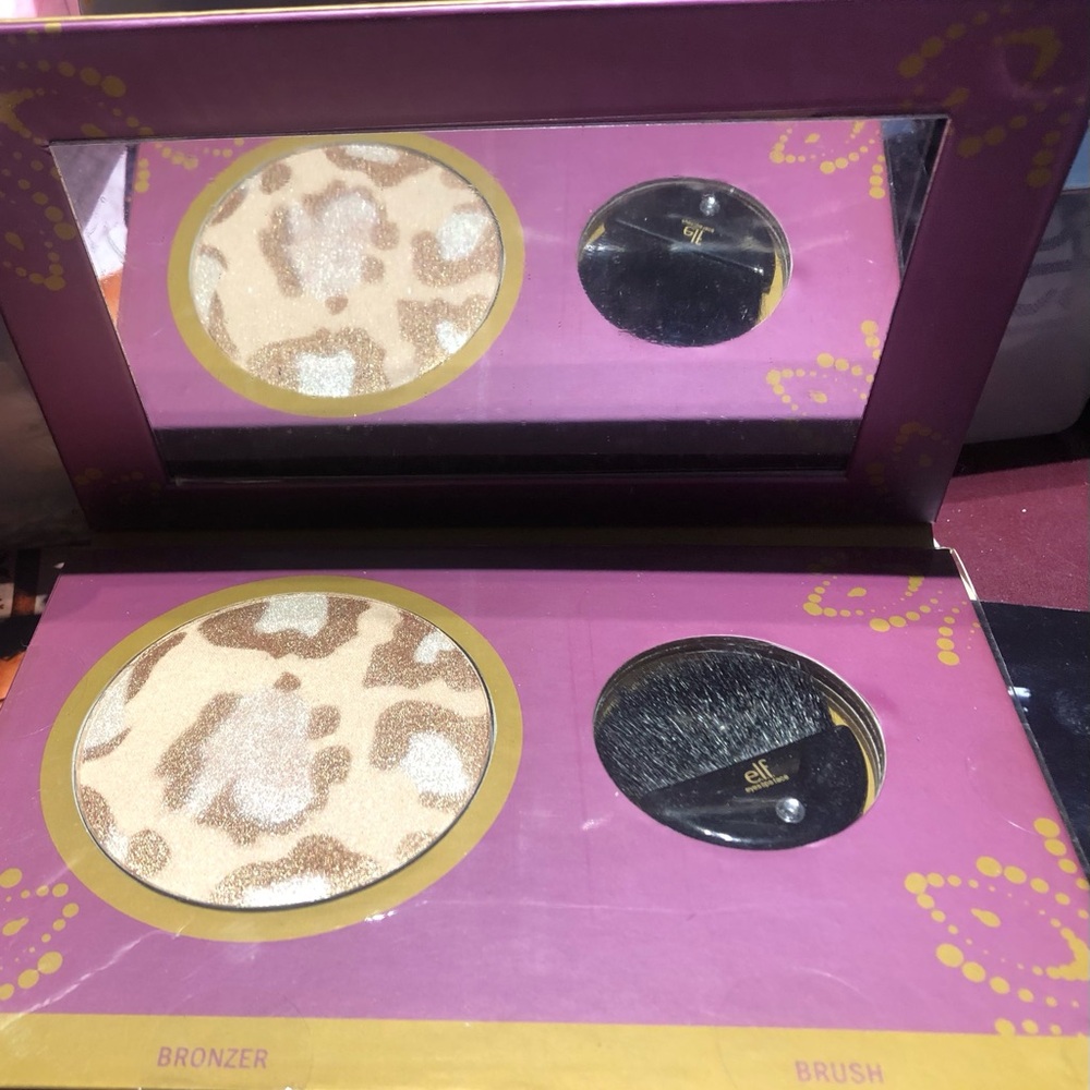 Elf bronzer and brush pallet